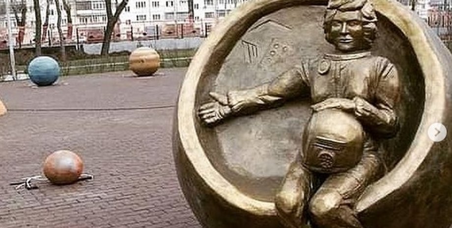 Челябінськ, пам'ятник, вагітна, Валентина Терешкова, космонавт, депутати