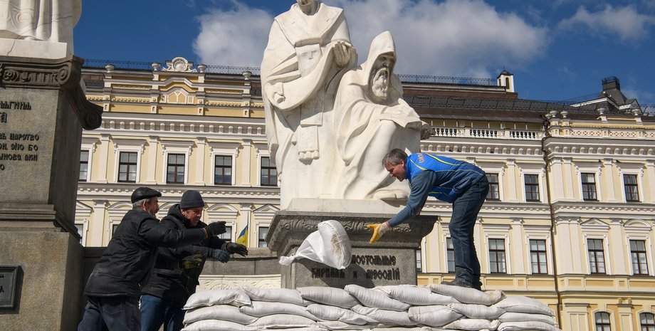 памятники, украина, мешки с песком, защита, культурное наследие