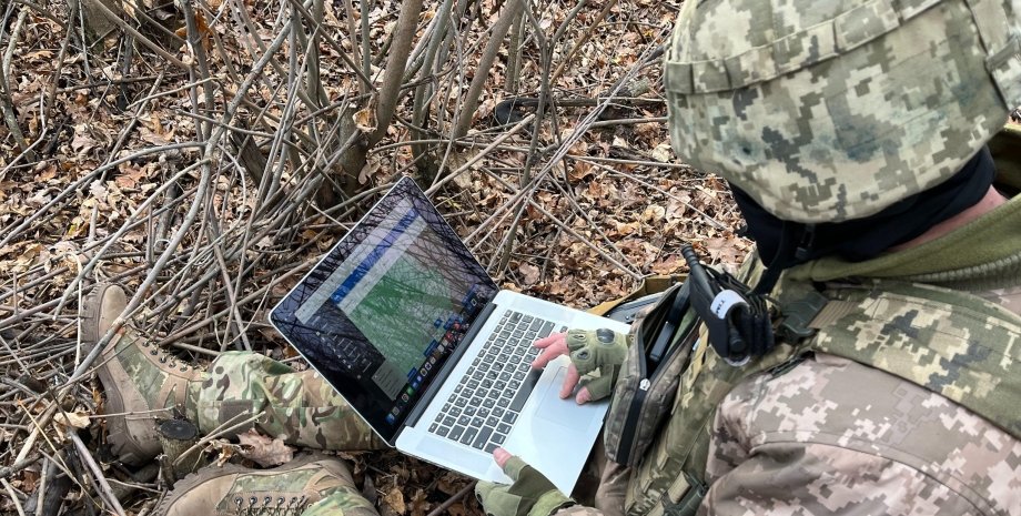 Украинский военный открыл систему Griselda на ноутбуке Гризельда, ноутбук