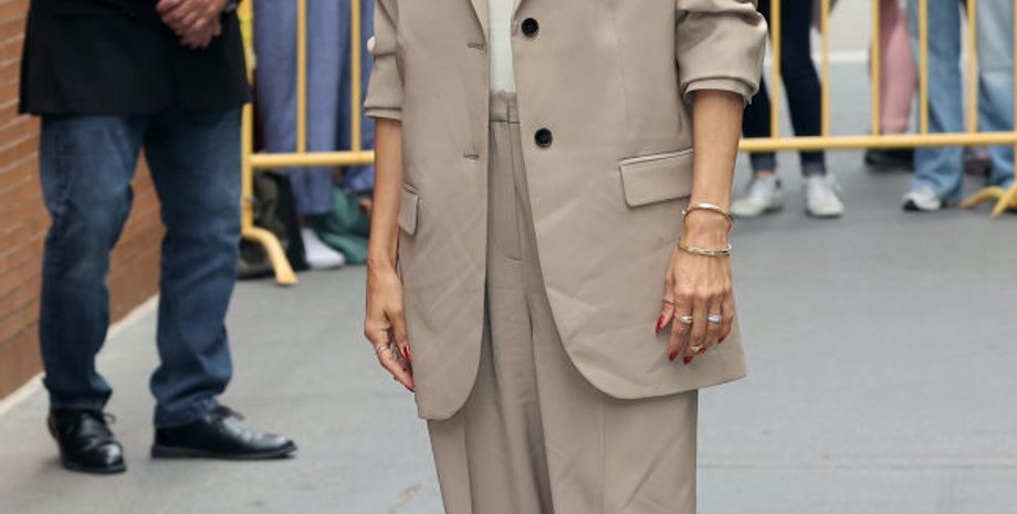 Ева Лонгория фильмы, Ева Лонгория стиль, брючный костюм, оверсайз костюм, Ева Лонгория фото, Ева Лонгория сейчас