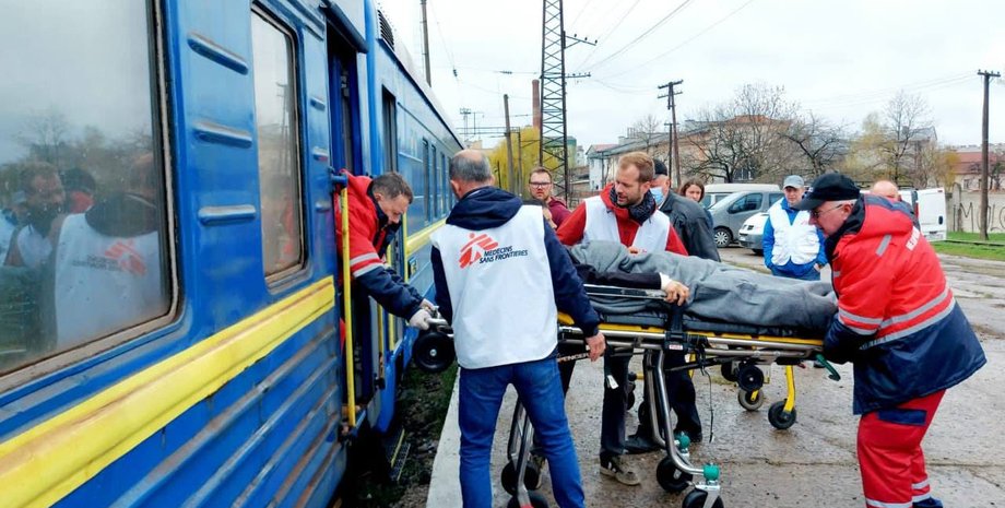 эвакуация раненого, эвакуация, медпоезд, медицинский поезд, поезд-госпиталь