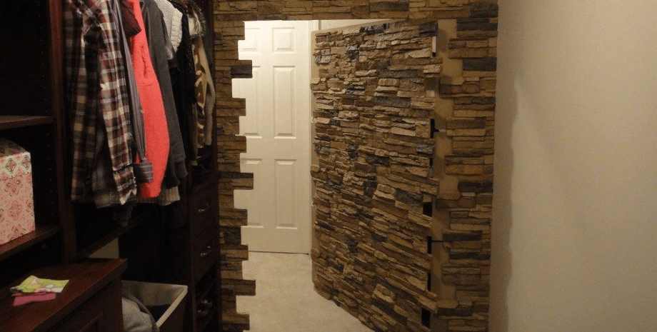 Дверь в стене, потайная комната, комната за стеной, скрытая комната, не знали о комнате в доме, необычная находка,