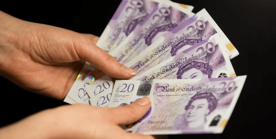 Выплаты из-за ошибки, деньги, заработная плата, сбой, уход за пациентом, Великобритания, курьезы, фото