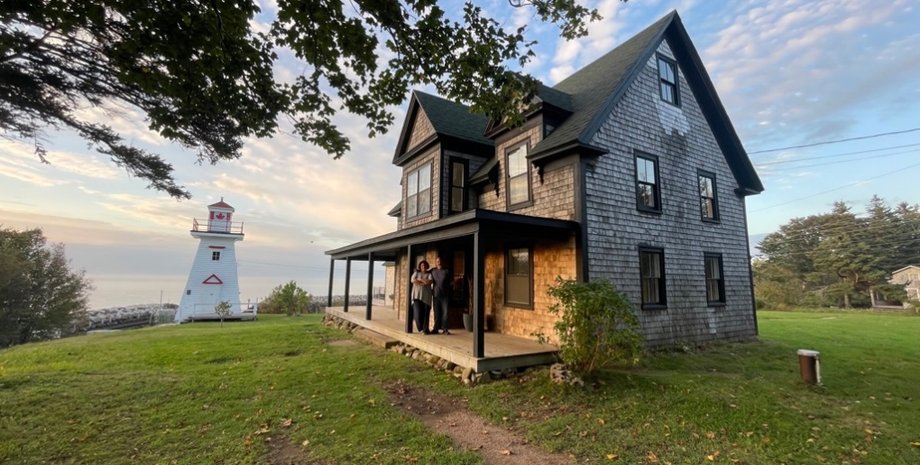 Дом на берегу залива, исторический дом, дом рядом с маяком, ремонт дома, суд по мелким искам, дом продали на аукционе