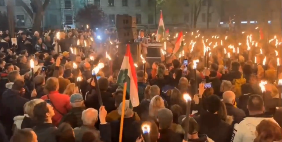 Протест, Будапешт, Венгрия, Орбан, митинг, коррупция, фото