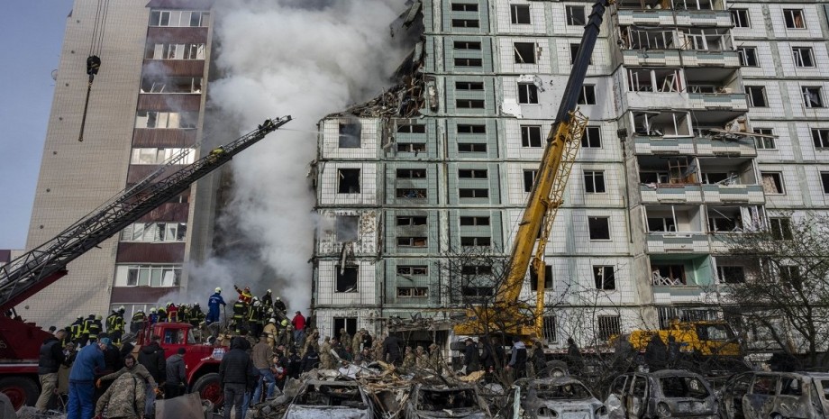 ракетні удари україна руйнування, удар по житловому будинку умань, умань, ракетні удари україна, ракетні удари армія росії, удар по житлових будинках