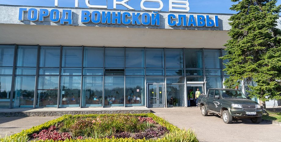 В аэропорту Пскова нашли беспилотник с камерой