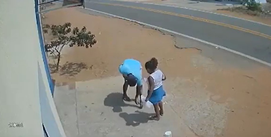 Приключение в Бразилии Приключение в Бразилии, отец и дочь Бразилия, спасение от смерти, Бразилия ДТП, Бразилия монета, Бразилия чрезвычайное происшествие