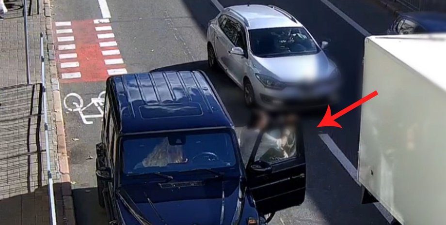 Полиция показала кадры избиения велосипедиста в Киеве