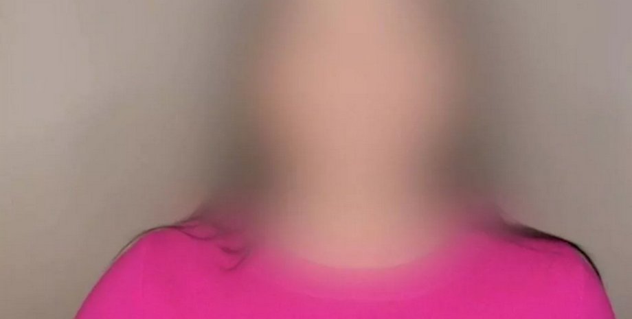 Повністю передала права на зовнішність без строку дії