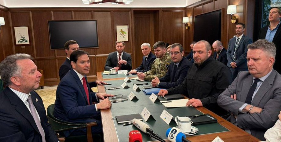 Вітковв, Рубіо, Гнатов, Скібіцький, Умєров, Кислиця під час зустрічі у Флориді 30 листопада