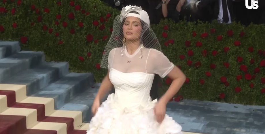 кайли дженнер, мет гала, Met Gala 2022, кепка с вуалью