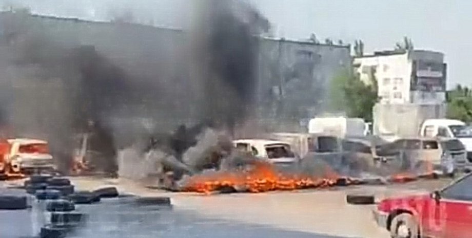 В сети появились кадры последствий массированного удара FPV по Доброполью под Покровском, при этом DeepState насчитали 100 БПЛА