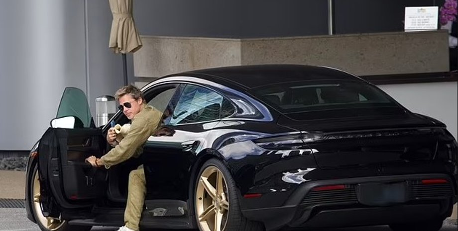 авто, корвет, брэд питт