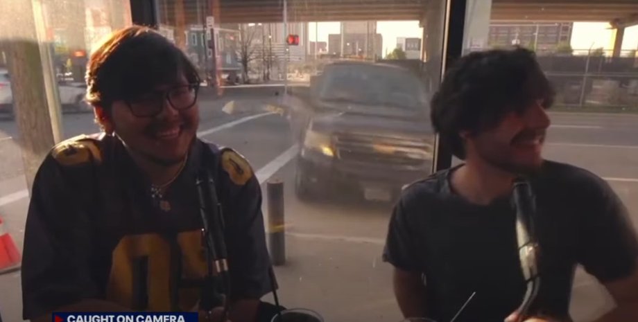 Chevrolet, Chevrolet Tahoe, Блогери, ДТП, Інцидент, Кав'ярня, США, Відео, Авто, Автомобілі, Аварія, Подкаст