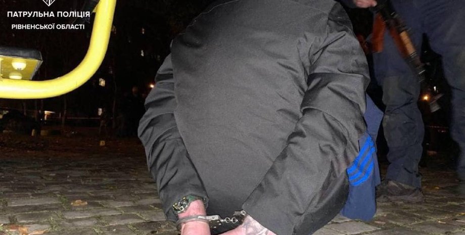 Ровно, мужчина, наручники, фото