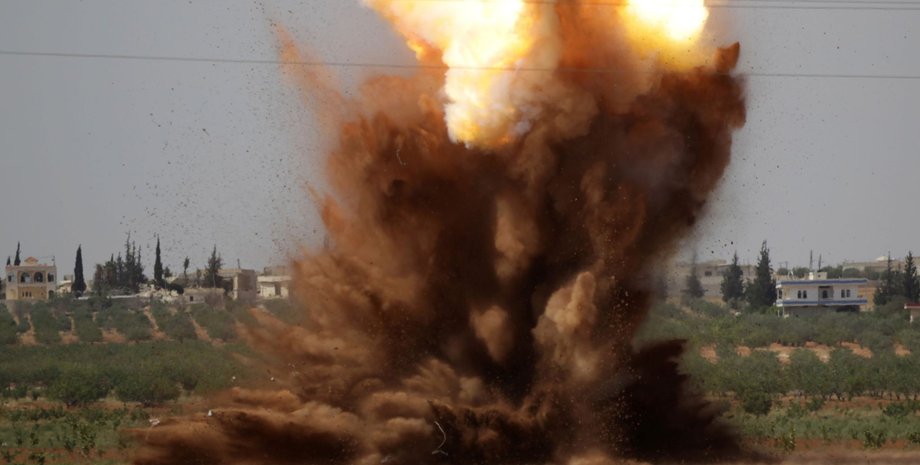 Вибух, касетні боєприпаси, касетні бомби