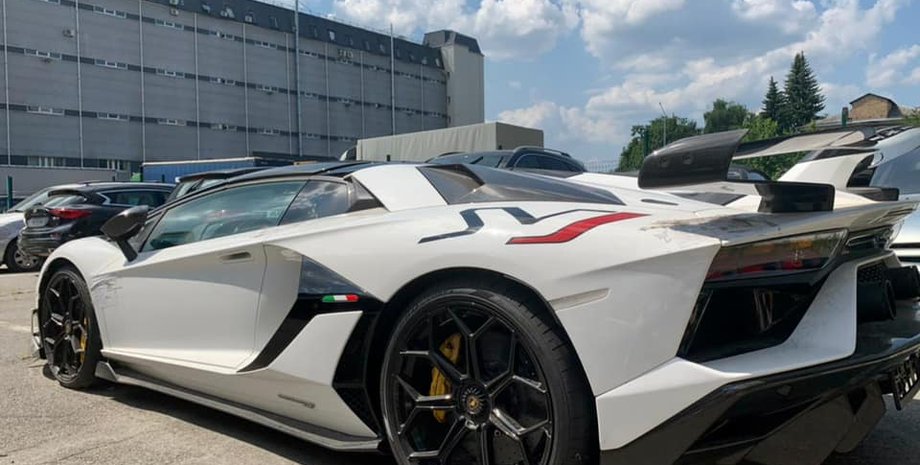 Lamborghini Aventador, таможня, нелегал