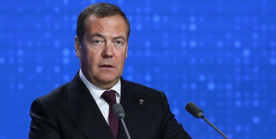 Дмитрий Медведев Медведев заявил о превентивных ударах по западу