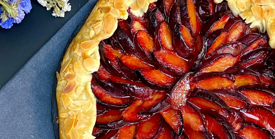 галета со сливами, десерт, выпечка