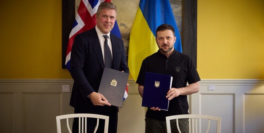 Президент Украины Владимир Зеленский и премьер-министр Исландии Бьярни Бенедиктссон и премьер-министр Исландии
