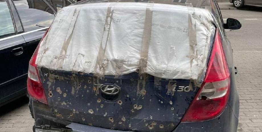 Hyundai i30, евакуація українців, евакуація з Маріуполя, обстріли авто, обстріли градами