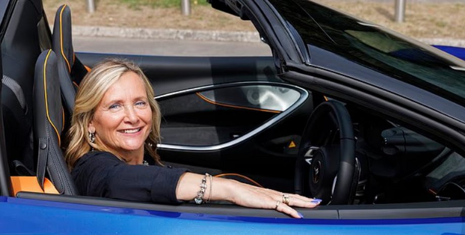 McLaren Artura Spider, здатний розганятися від 0 до 100 км/год за 3 секунди