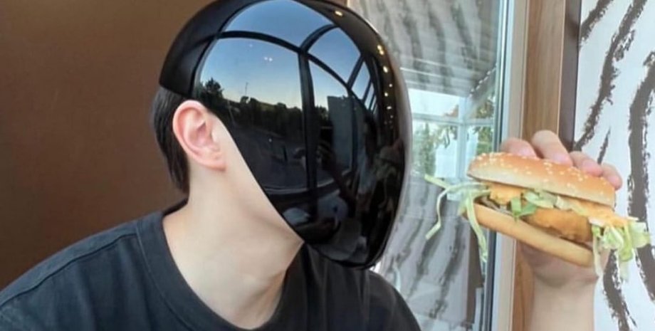 Balenciaga, маска