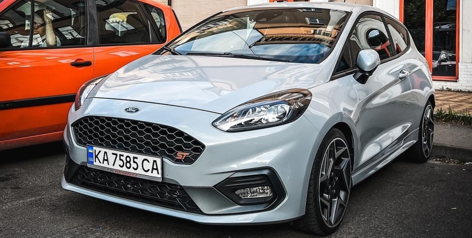 The Ford Fiesta ST is equipped with an innovative EcoBoost turboost with a 200 h...