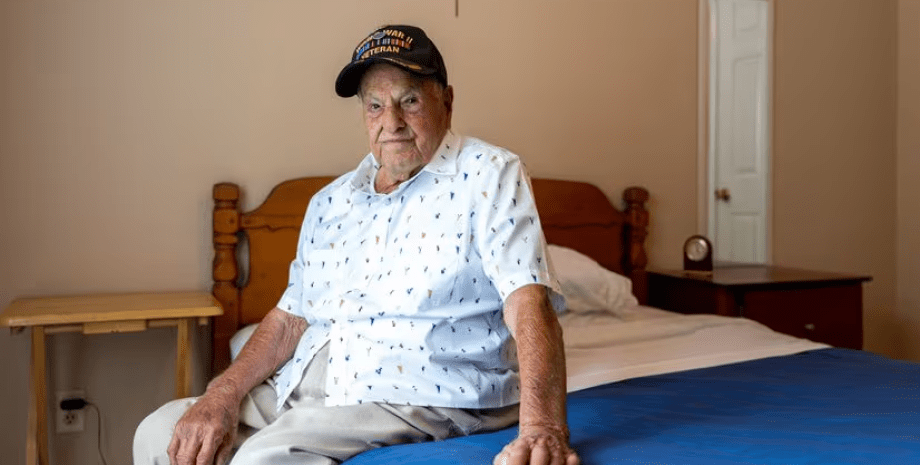100-летний мужчина, ветеран войны, пенсионер, секрет долголетия, алкогольный секрет, здоровый образ жизни, солидный возраст