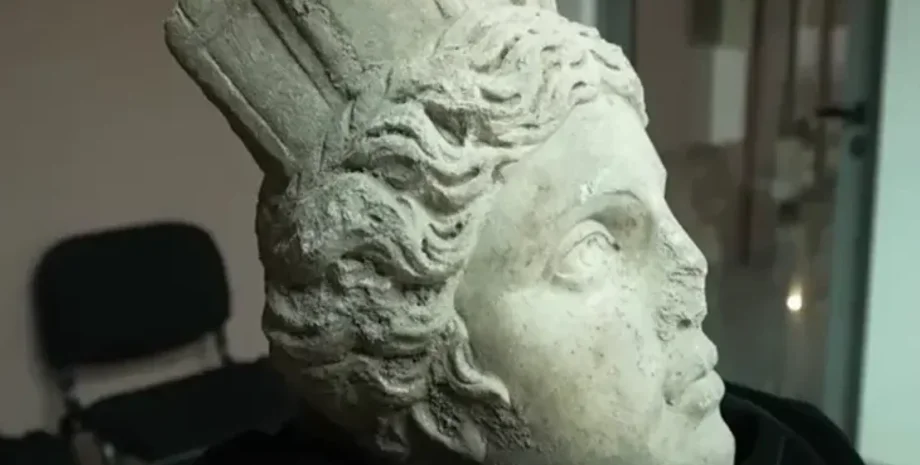 розкопки, Пловдив, Болгарія, богиня, Філіппополь, археологи, археологія, знахідка, християнство, статуя, культура, вірування, святилище