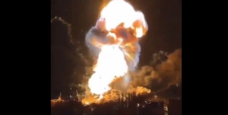 уничтожение десантного корабля ЧФ РФ, взрыв в Феодосии, детонация боеприпасов, мощность взрыва