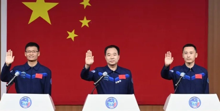 Китай, астронавти, Шеньчжоу-16
