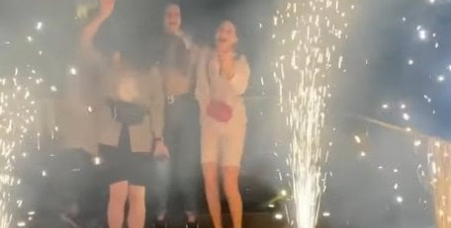 Львів, скандал у Львові, вечірка на меморіалі у Львові