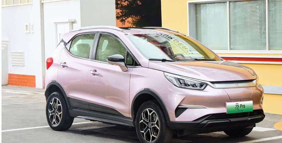 BYD Yuan Pro, новый BYD, электромобиль BYD, китайский клон Ford
