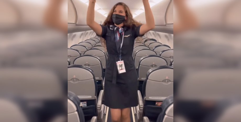 Стюардесса в самолете, стюардесса пассажиры, стюардесса секреты перелетов, стюардесса груз, стюардесса чемоданы, стюардесса авиакомпании, полет в самолете, секреты в самолете
