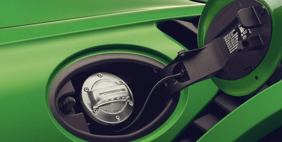 Инженеры Porsche нашли способ продлить жизнь ДВС