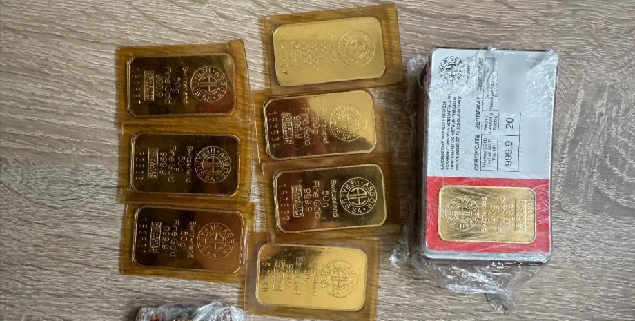 слитки золота слитки золота, золото, контрабанда золота