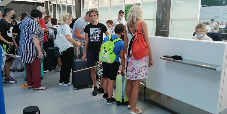 Симферополь вокзал аэропорт очереди поезда автобусы взрывы