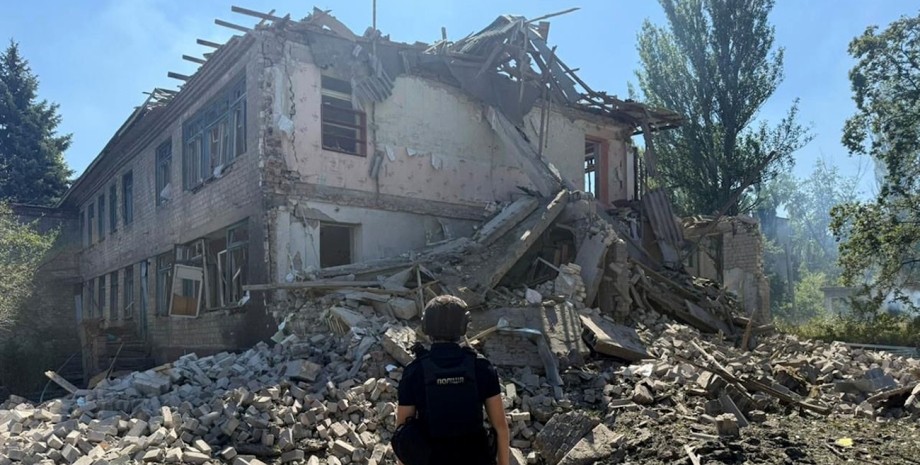 ВС РФ ударили по жилому дому Разрушенный жилой дом
