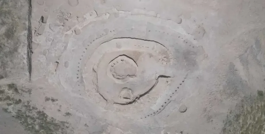 археологи, стол, ритуал, керамика, Тава-Тепе, Азейбарджан, кочевники, Кавказ, раскопки, бронзовый век, комплекс, находки, археология, исследователи, открытие, сооружение