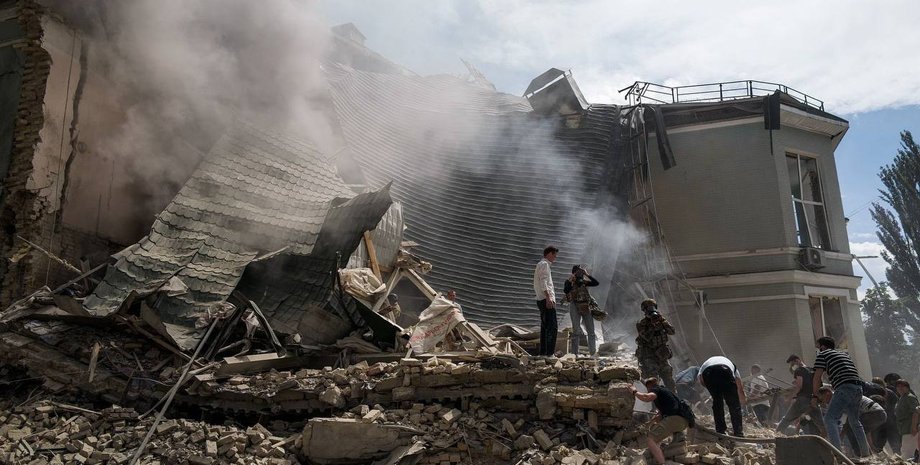 Последствия российского обстрела в Киеве