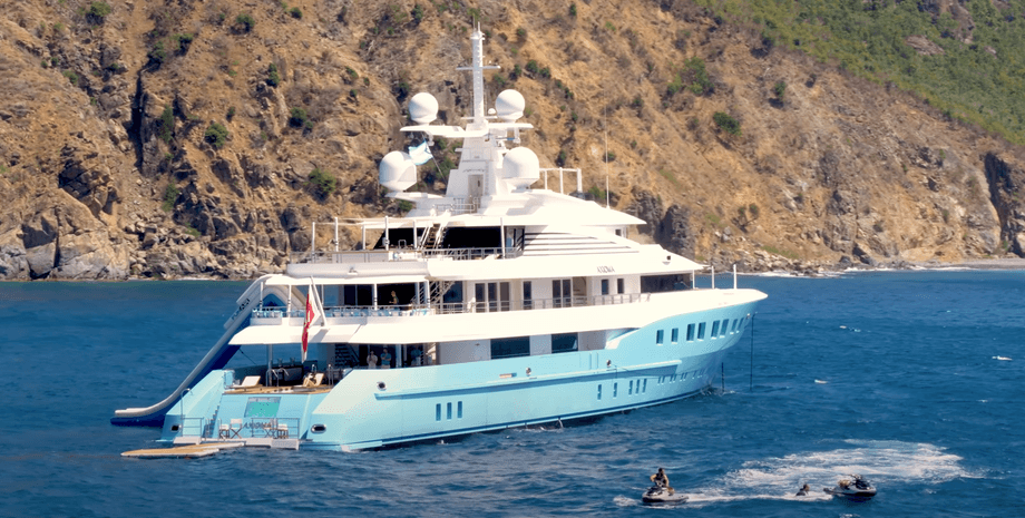 суперьяхта