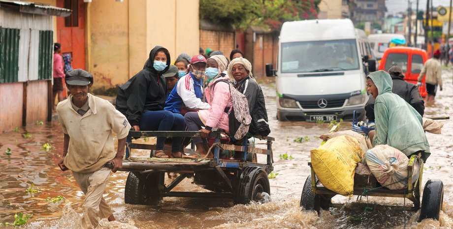 Тропічний циклон, шторм, затоплення, мадагаскар