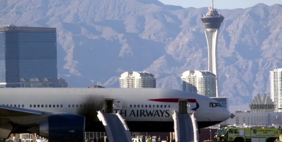 Пожар на самолете British Airways в Лас-Вегасе / Фото: Reuters, Twitter