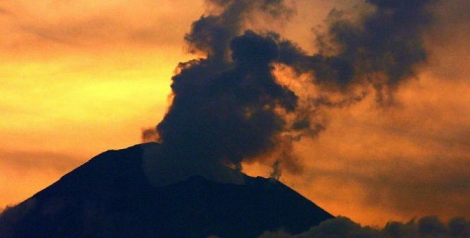 Фото: Alaska Volcano Observatory