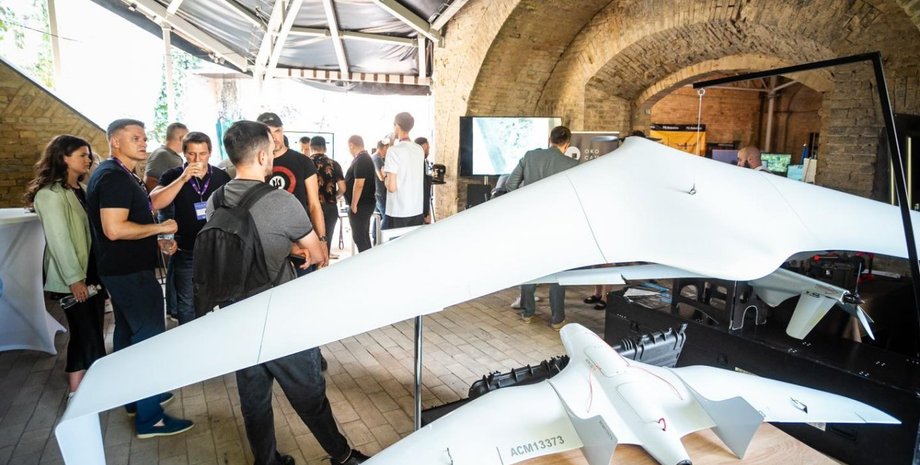 Новая версия БПЛА "Фурия" на выставке в Польше