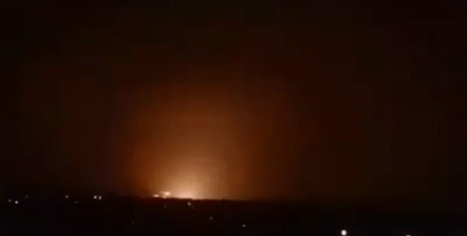 вспышка в небе после взрыва в Ростове-на-Дону Ростов-на-Дону, взрыв, взрыв на подстанции