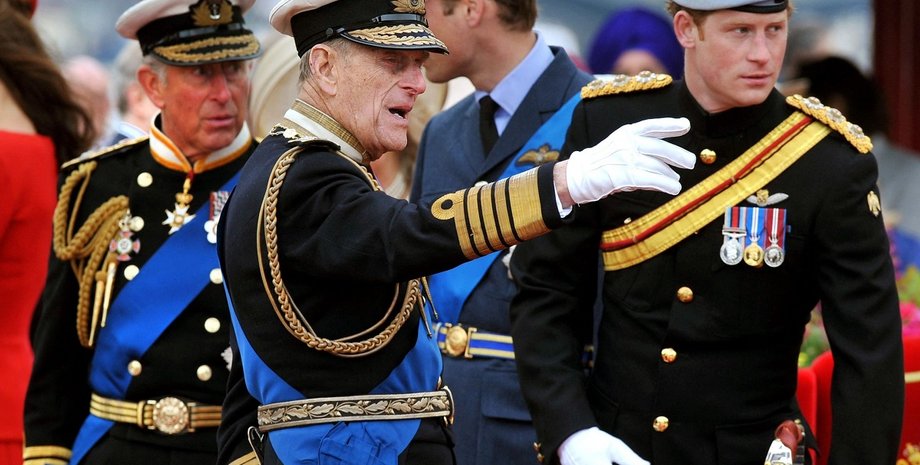 принц гарри просил титула для своих детей у отца, король карл ІІІ, новые титулы королевской семьи Великобритании, меган маркл