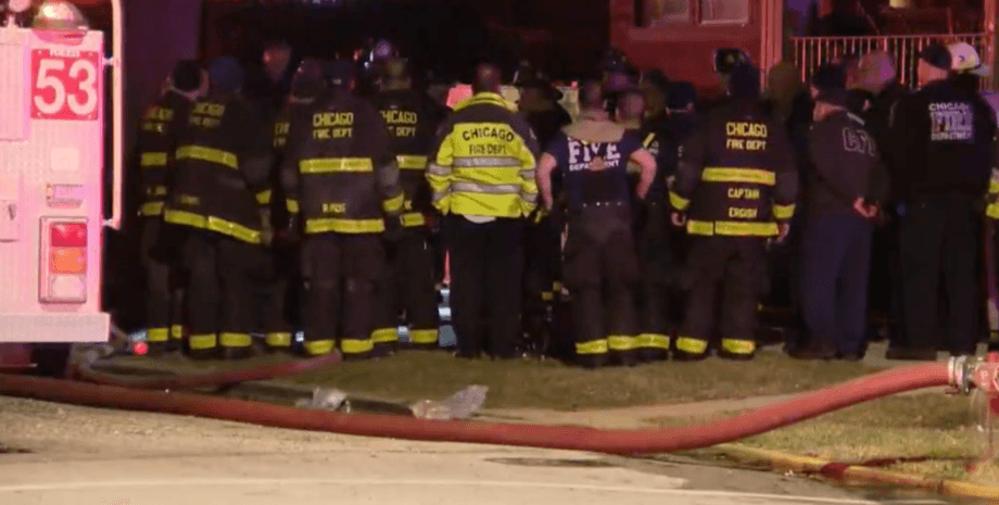 Пожарные, спасатели, пожар, дом